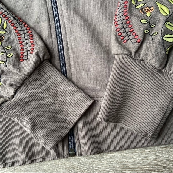 Evy’s Tree The Alana Floral Embroidery Jacket - Picture 9 of 16